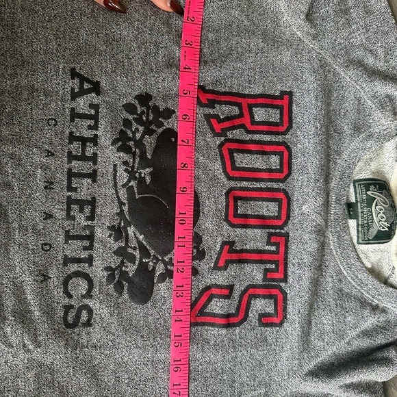 Women’s Roots Salt & Pepper Grey Crewneck Small - Picture 8 of 9